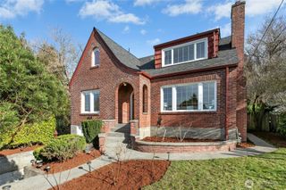 9710 8th Avenue NE, Seattle, WA 98115