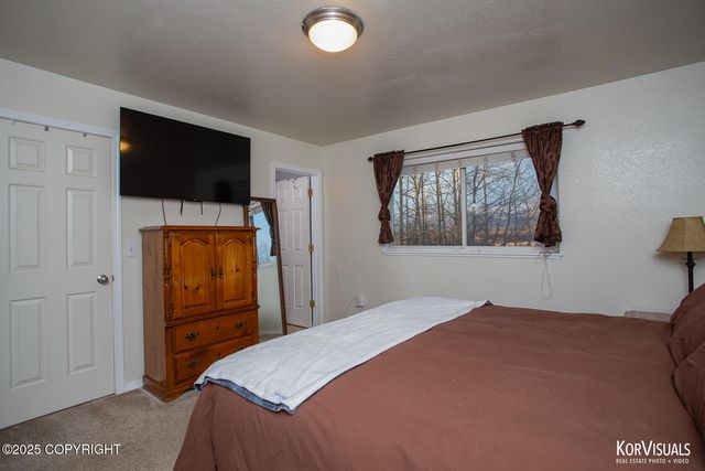 8501 E EMPIRE Circle, Palmer, AK 99645