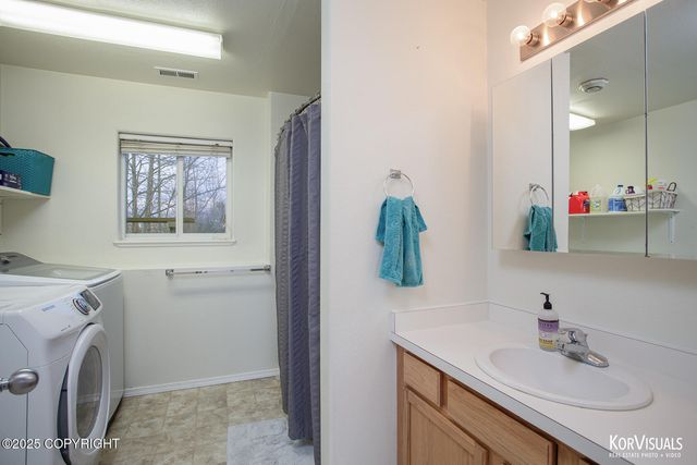 8501 E EMPIRE Circle, Palmer, AK 99645