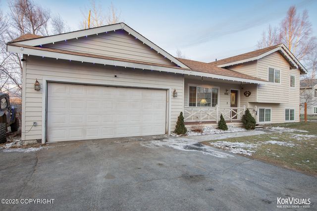 8501 E EMPIRE Circle, Palmer, AK 99645