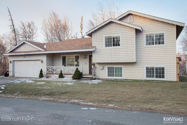 8501 E EMPIRE Circle, Palmer, AK 99645