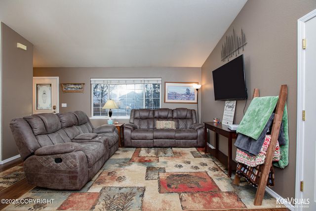 8501 E EMPIRE Circle, Palmer, AK 99645