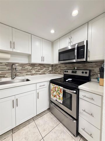 2201 W 52nd St 104, Hialeah, FL 33016