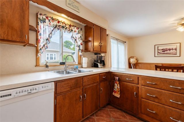 41 Wildwood Avenue, East Providence, RI 02916
