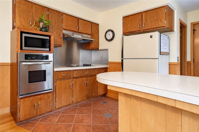 41 Wildwood Avenue, East Providence, RI 02916
