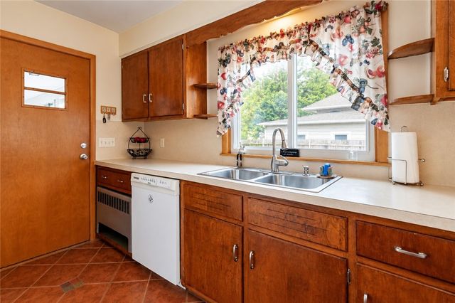 41 Wildwood Avenue, East Providence, RI 02916