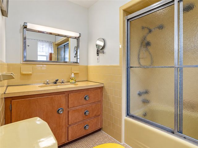 41 Wildwood Avenue, East Providence, RI 02916