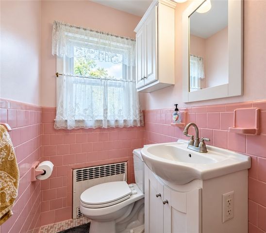 41 Wildwood Avenue, East Providence, RI 02916