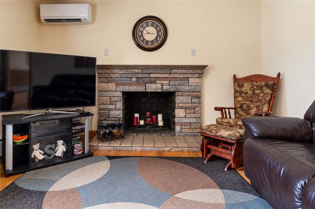 41 Wildwood Avenue, East Providence, RI 02916