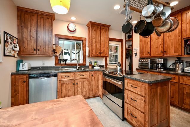 718 W Wabasha Street, Winona, MN 55987