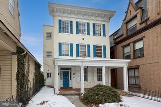 339 E MARKET ST, York, PA 17403