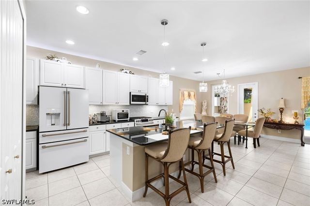 3675 Canopy CIR, Naples, FL 34120