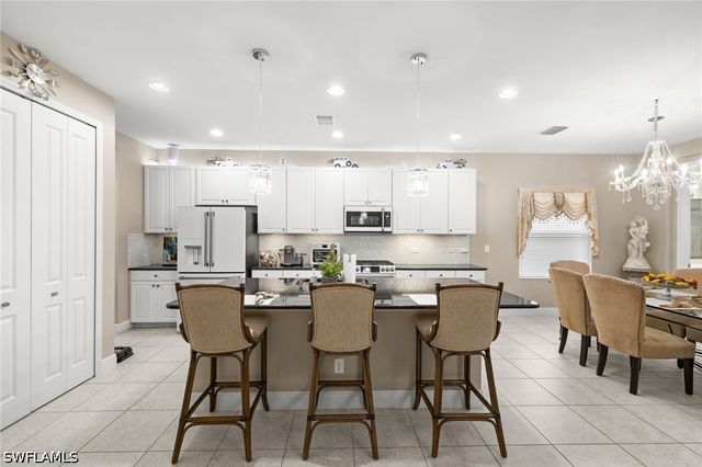 3675 Canopy CIR, Naples, FL 34120