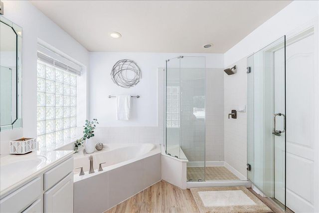 49 Hedgebrook WAY, The Hills, TX 78738