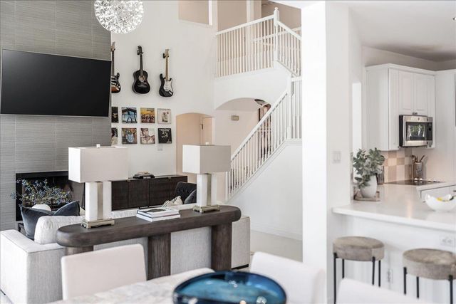 49 Hedgebrook WAY, The Hills, TX 78738