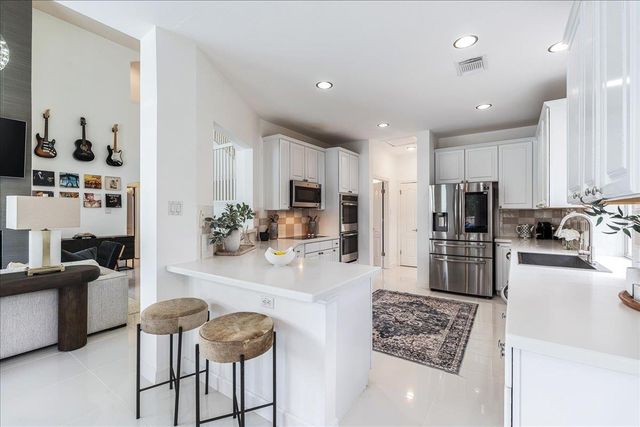 49 Hedgebrook WAY, The Hills, TX 78738