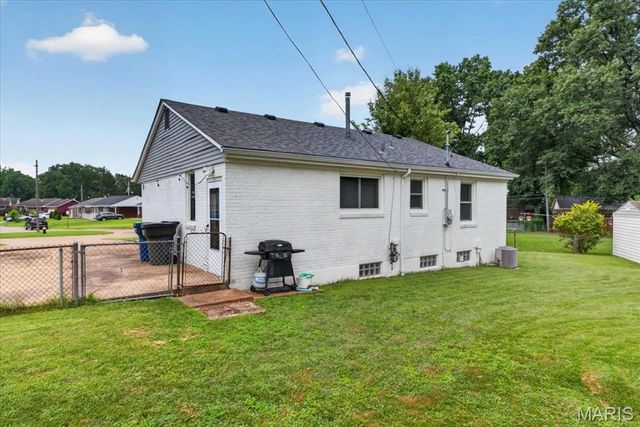 3853 Rainor Court, St Louis, MO 63116