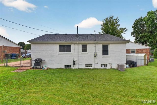 3853 Rainor Court, St Louis, MO 63116
