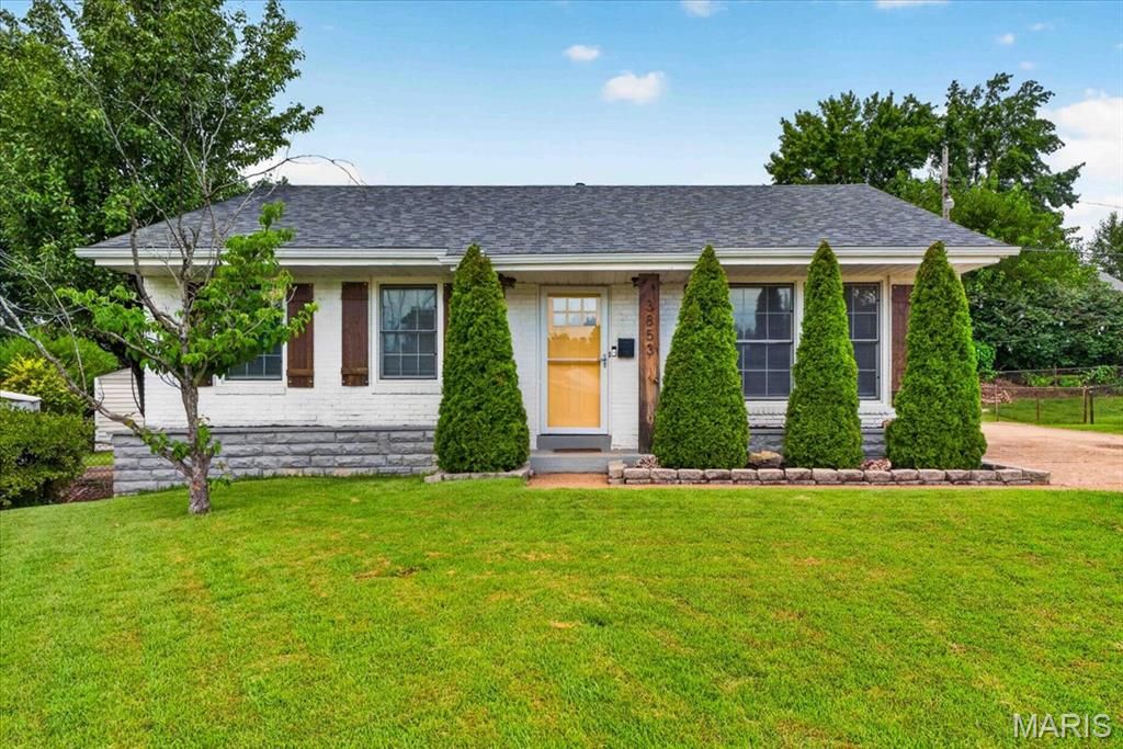 3853 Rainor Court, St Louis, MO 63116