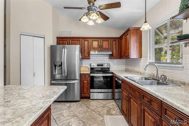 3750 Lemay Woods Drive, St Louis, MO 63129
