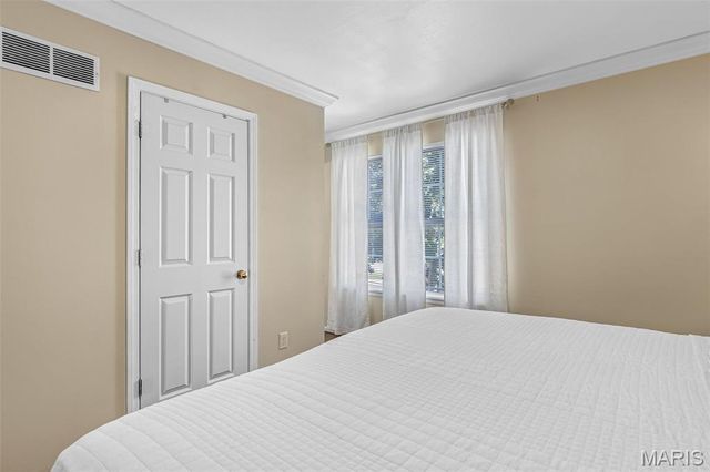 3750 Lemay Woods Drive, St Louis, MO 63129