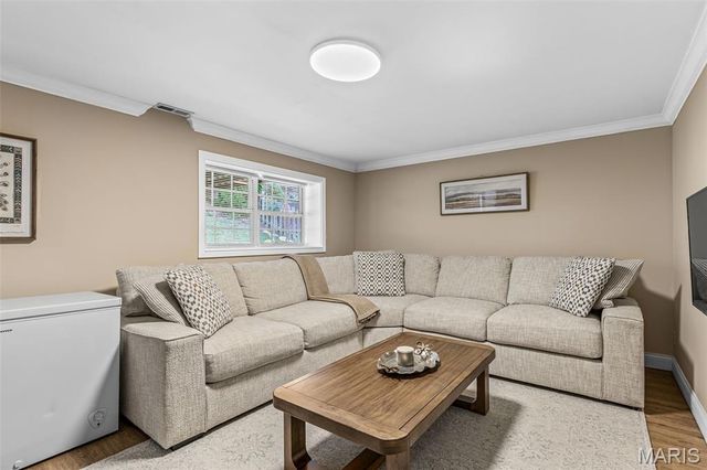 3750 Lemay Woods Drive, St Louis, MO 63129