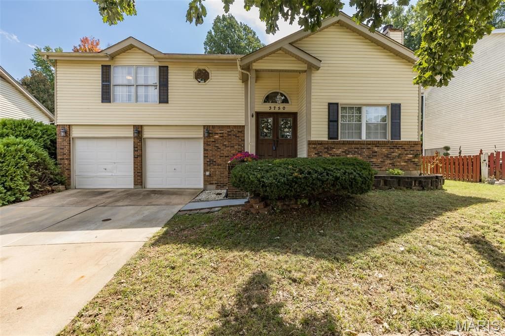 3750 Lemay Woods Drive, St Louis, MO 63129