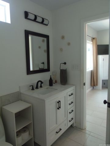 90 Romberg Road, Dale, TX 78616