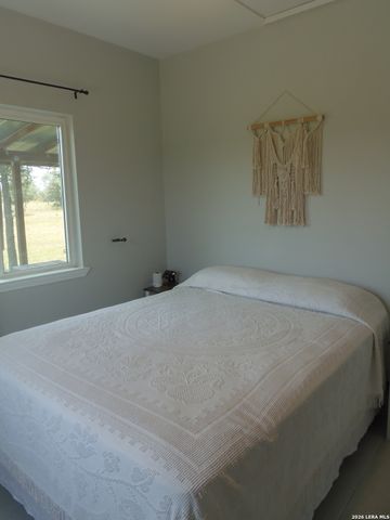 90 Romberg Road, Dale, TX 78616