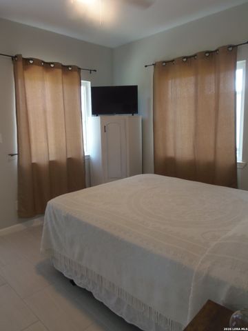 90 Romberg Road, Dale, TX 78616
