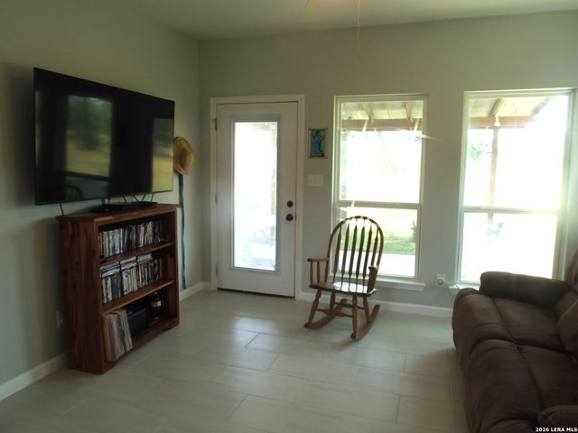 90 Romberg Road, Dale, TX 78616