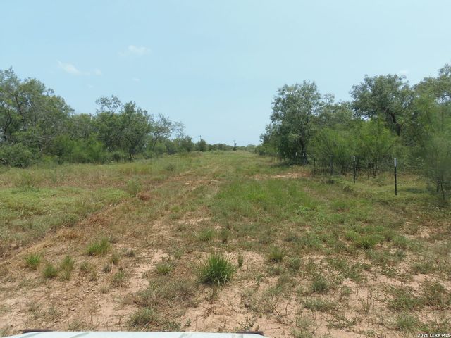 90 Romberg Road, Dale, TX 78616