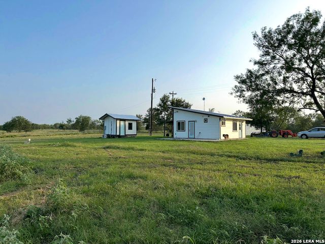 90 Romberg Road, Dale, TX 78616