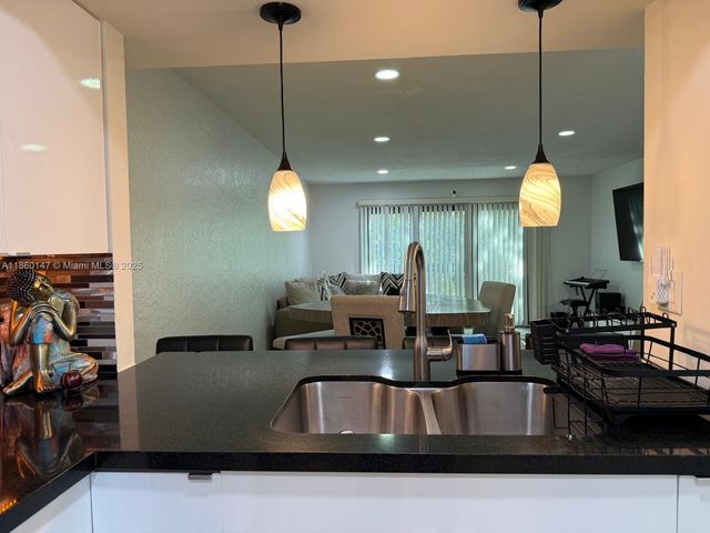 4018 Del río way, Sunrise, FL 33351