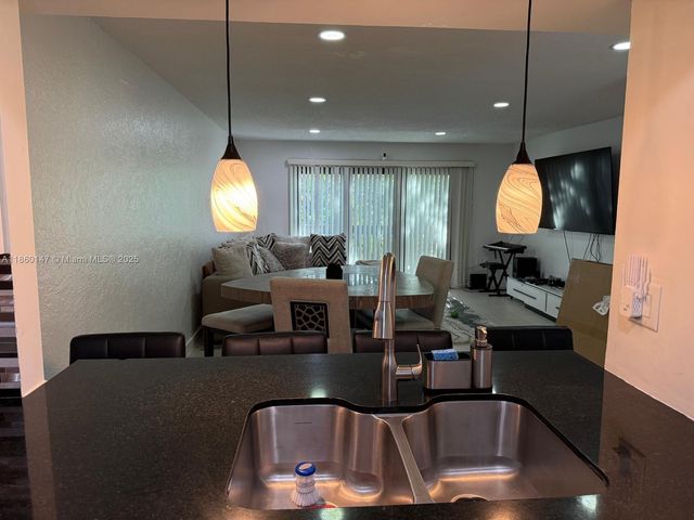 4018 Del río way, Sunrise, FL 33351