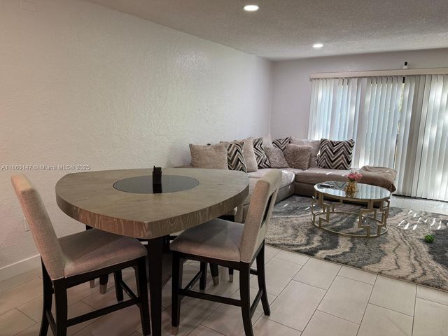 4018 Del río way, Sunrise, FL 33351