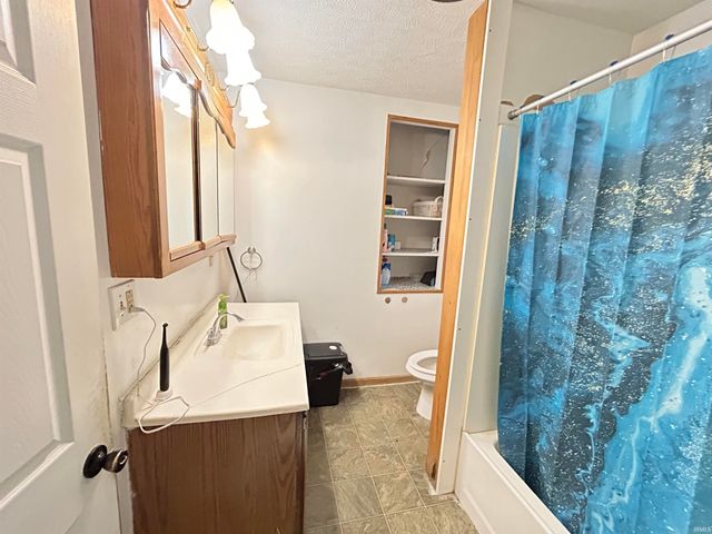 1214 E Broadway Street, Logansport, IN 46947