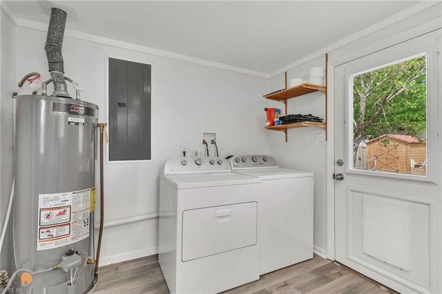 25 Ballard RD, Newport News, VA 23601