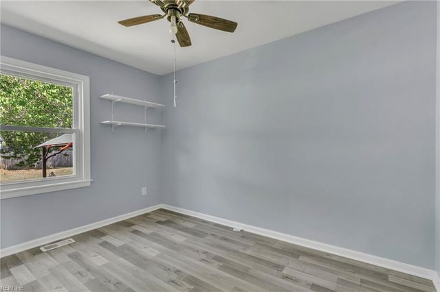 25 Ballard RD, Newport News, VA 23601