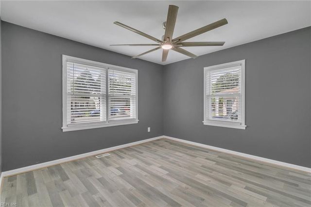 25 Ballard RD, Newport News, VA 23601