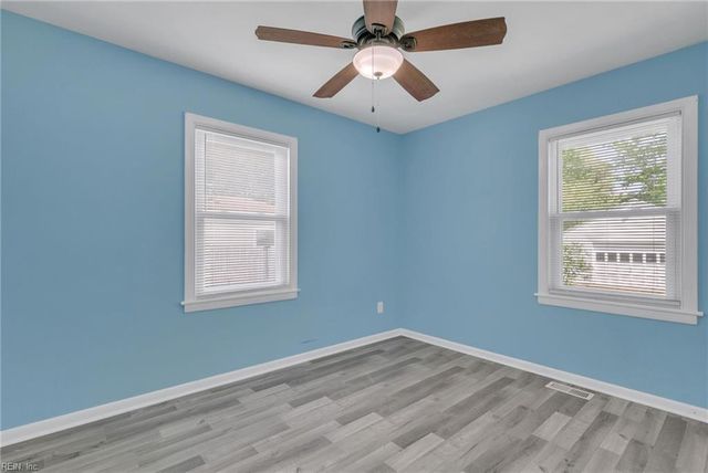 25 Ballard RD, Newport News, VA 23601