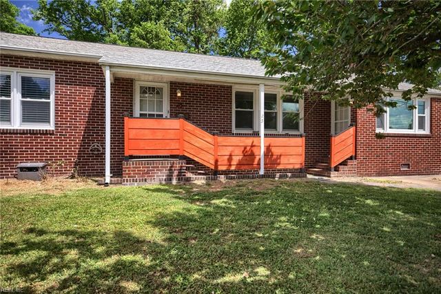 25 Ballard RD, Newport News, VA 23601