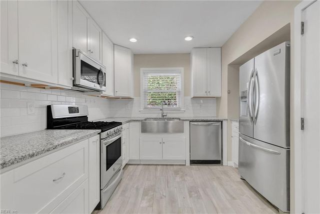 25 Ballard RD, Newport News, VA 23601