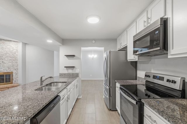 7652 E Waverly Street, Tucson, AZ 85715