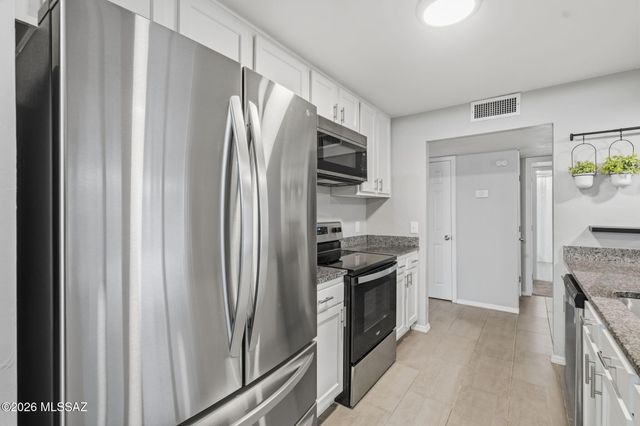 7652 E Waverly Street, Tucson, AZ 85715