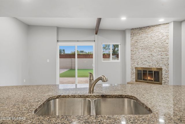 7652 E Waverly Street, Tucson, AZ 85715