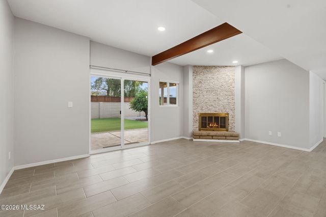 7652 E Waverly Street, Tucson, AZ 85715