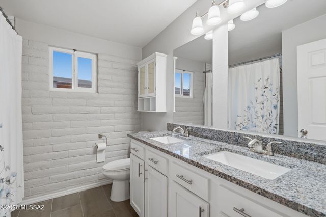7652 E Waverly Street, Tucson, AZ 85715