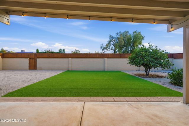 7652 E Waverly Street, Tucson, AZ 85715