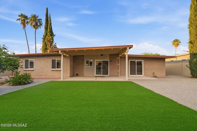 7652 E Waverly Street, Tucson, AZ 85715